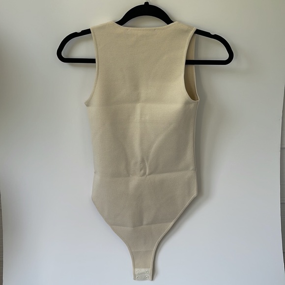 ZEYNEP ARCAY V-NECK BODYSUIT LIMESTONE size 2 - Picture 7 of 8